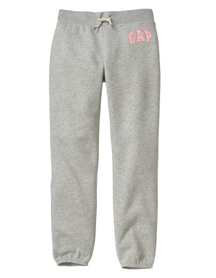 Gyerek melegítőnadrág GAP logóval