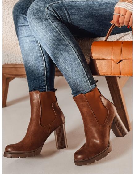 Női sarkú csizma CHICMOVE camel