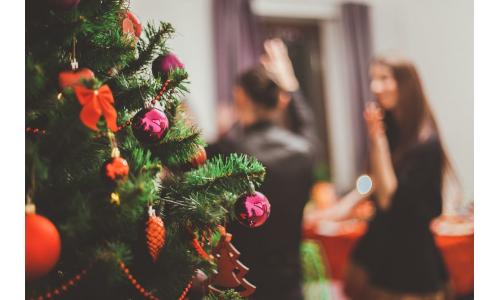 Vylaďte se na vánoční večírek - rady pro ženy i muže