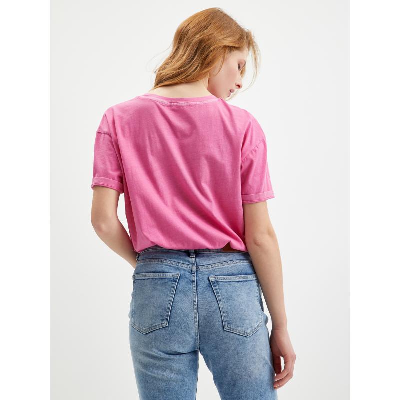 Póló virágos logóval