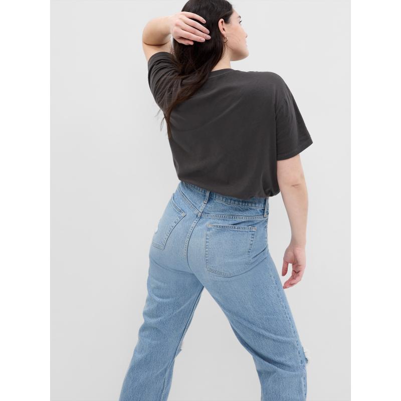 Póló virágos logóval