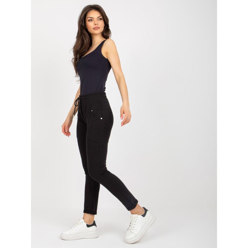 Dámske tepláky regular fit BERTA čierne