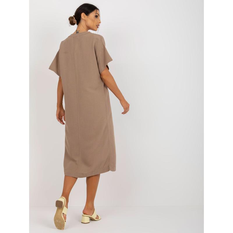Dámské šaty s výstřihem do V OCH BELLA tmavě béžové 