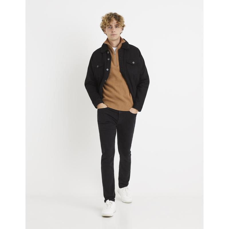 Svetr s vysokým límcem na zip