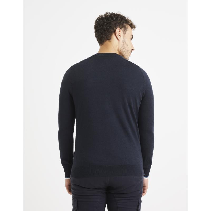 Vlnený sveter Veritas s pruhmi