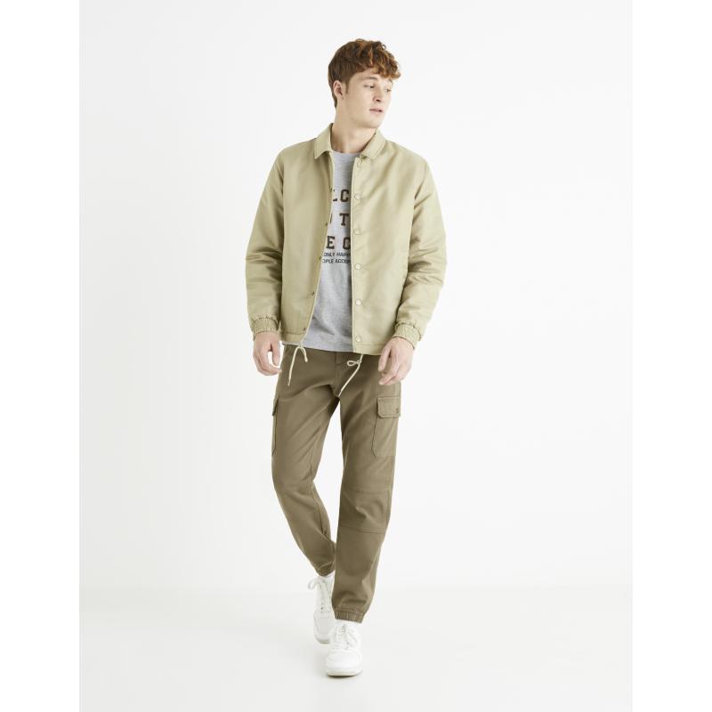 Bunda s košilovým límcem