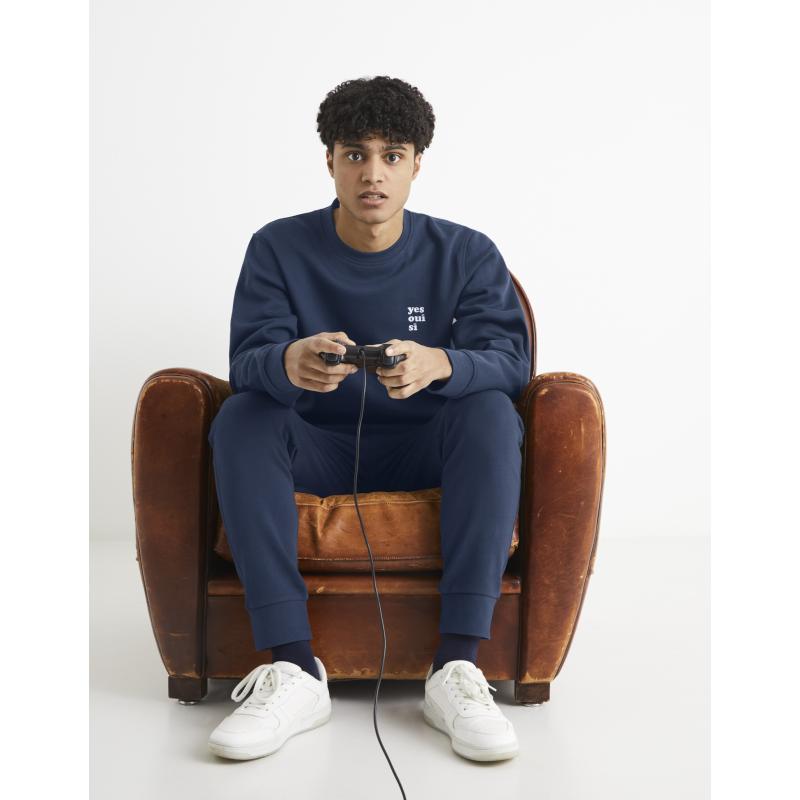 Jednofarebná mikina Beprix