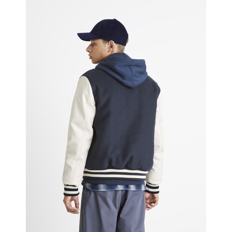 Cuvarsity bomberdzseki