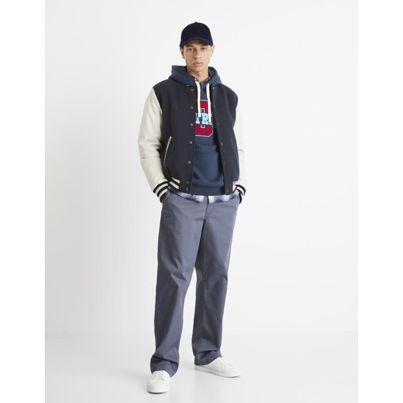 Cuvarsity bomberdzseki