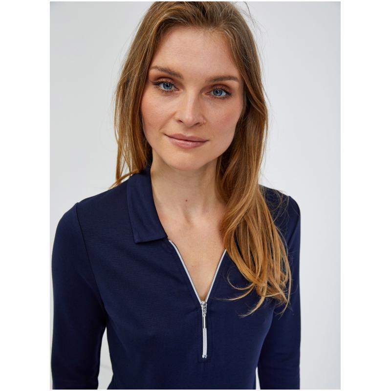 Tmavomodré tričko s trojštvrťovým rukávom