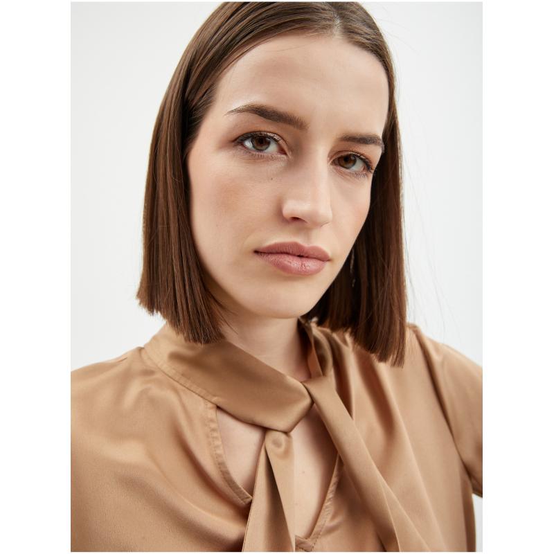 Světle hnědá dámská saténová halenka