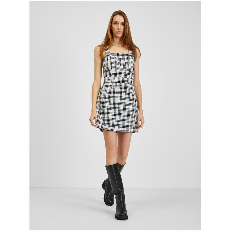 Černo-bílé dámské kostkované šaty