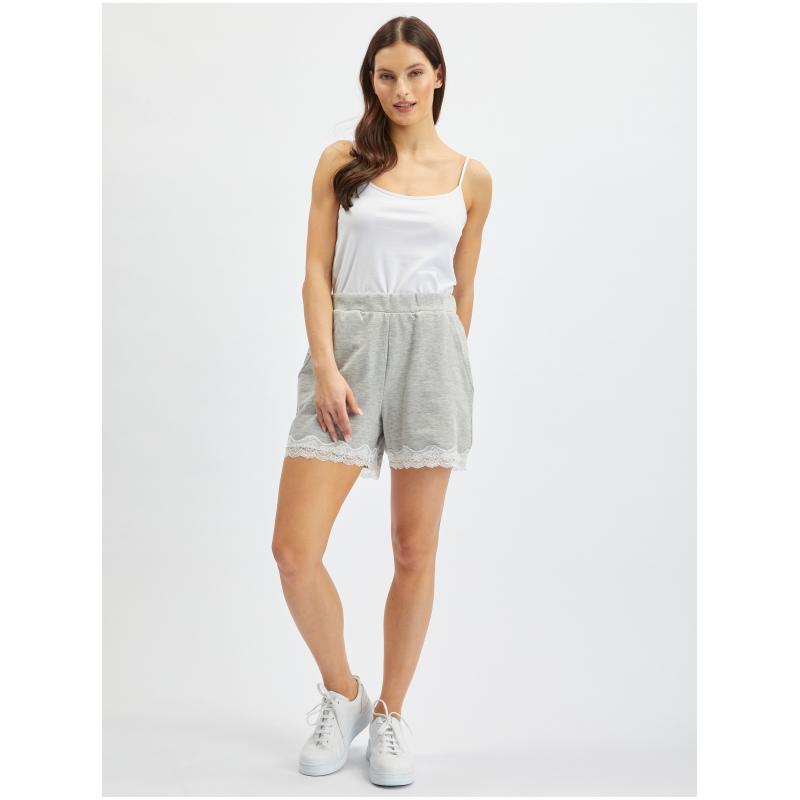 Világosszürke női csipkés melegítőnadrág rövidnadrág