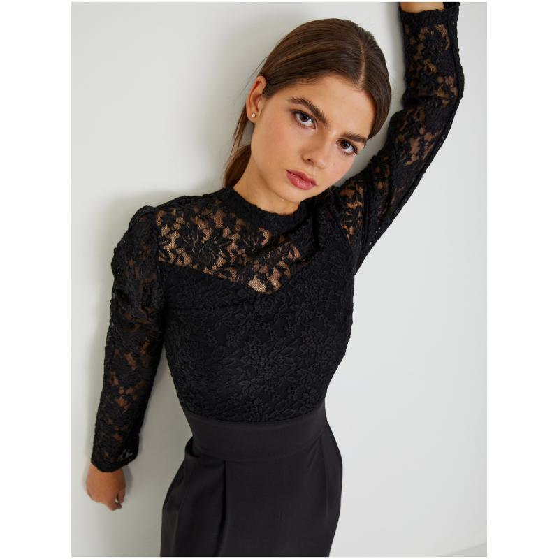 Fekete női kezeslábas csipkés részletekkel