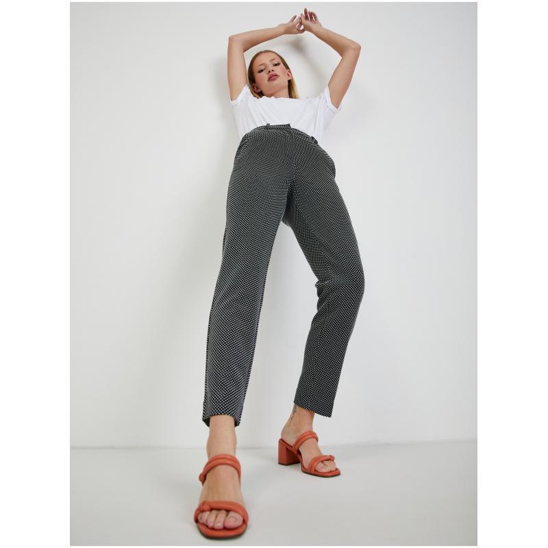 Bielo-čierne dámske nohavice s bodkami