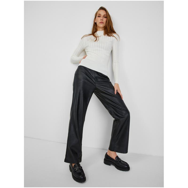 Bílý dámský svetr