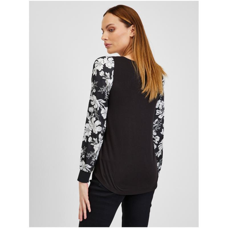 Biela a čierna dámska kvetovaná blúzka