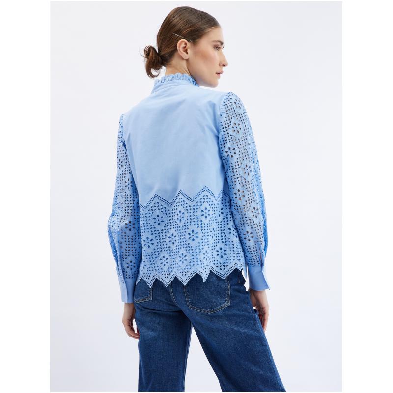 Világoskék női blúz díszes részletekkel