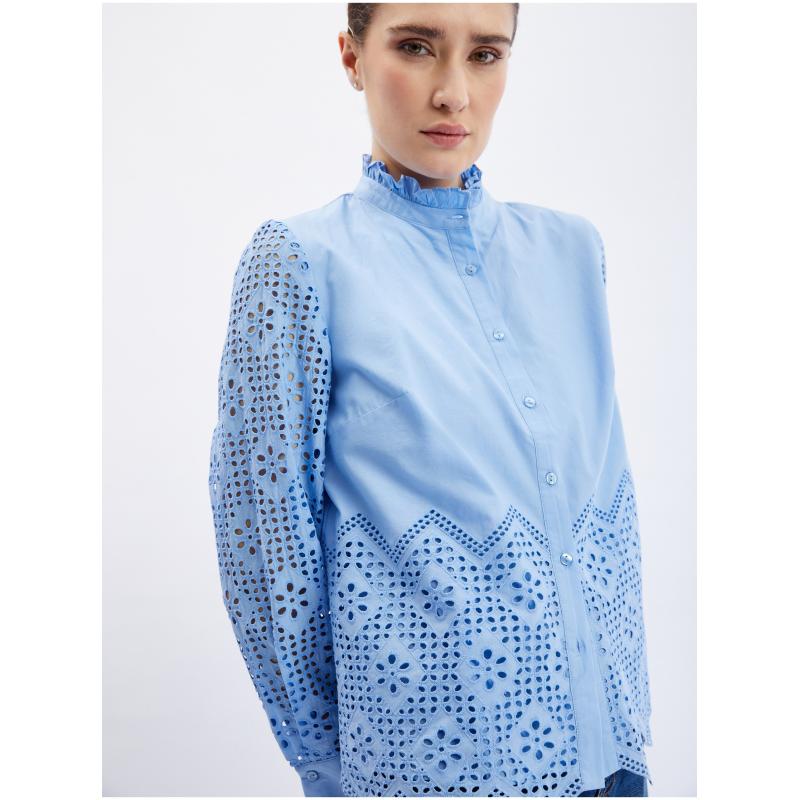 Világoskék női blúz díszes részletekkel