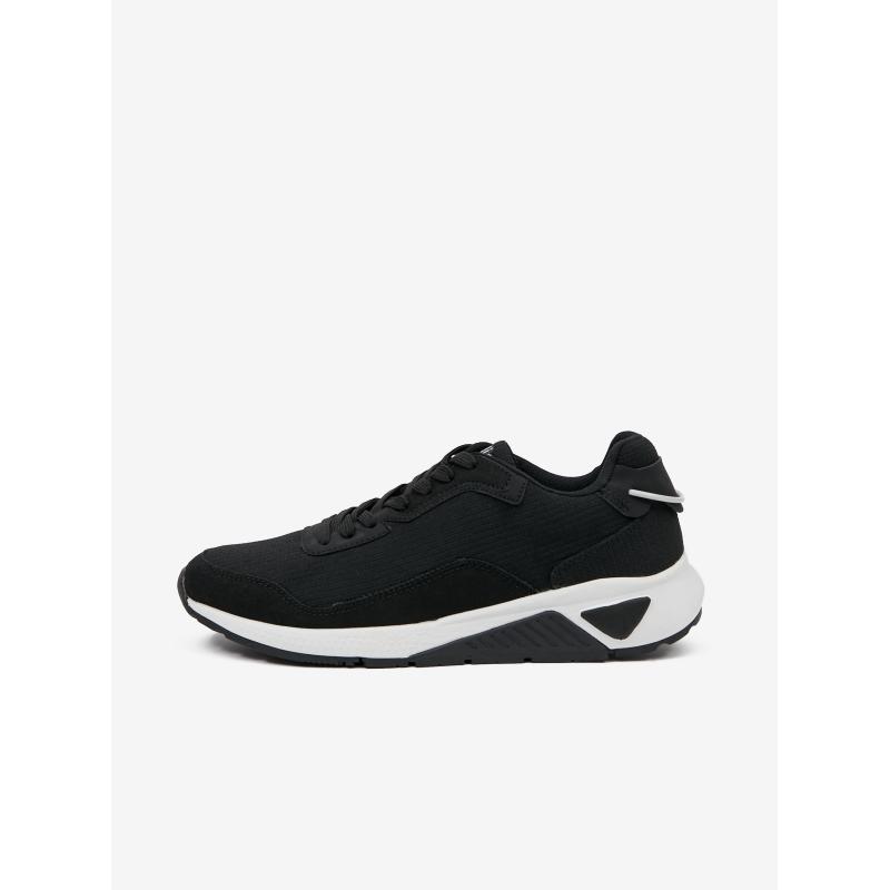 Černé sportovní tenisky