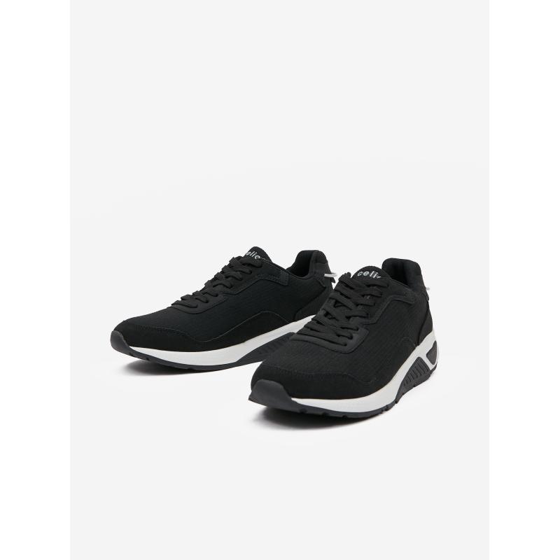 Černé sportovní tenisky