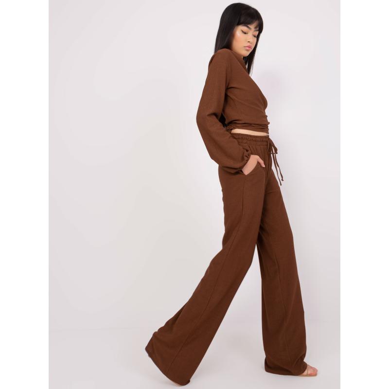 Dámský ležérní komplet s krátkou halenkou TRINA hnědý 