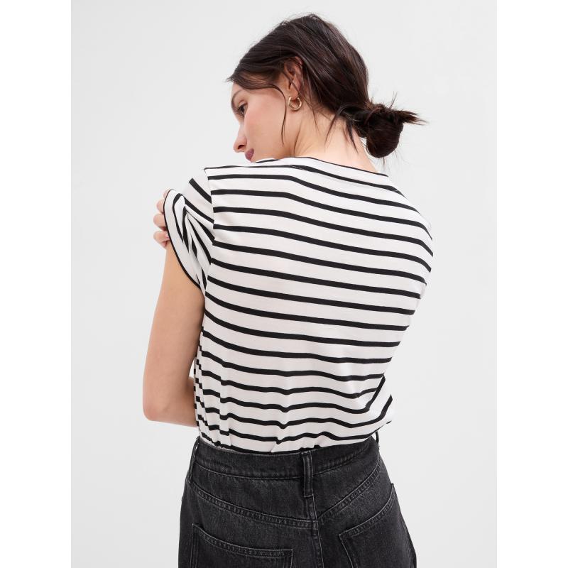 Csíkos póló logóval