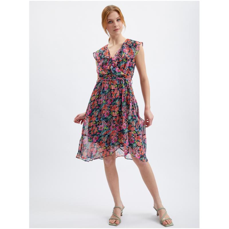 Červené a čierne dámske šaty s kvetmi