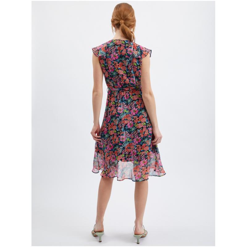 Červené a čierne dámske šaty s kvetmi