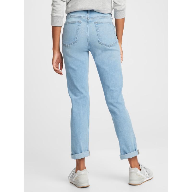 Rovné džínsy so stredným vzrastom