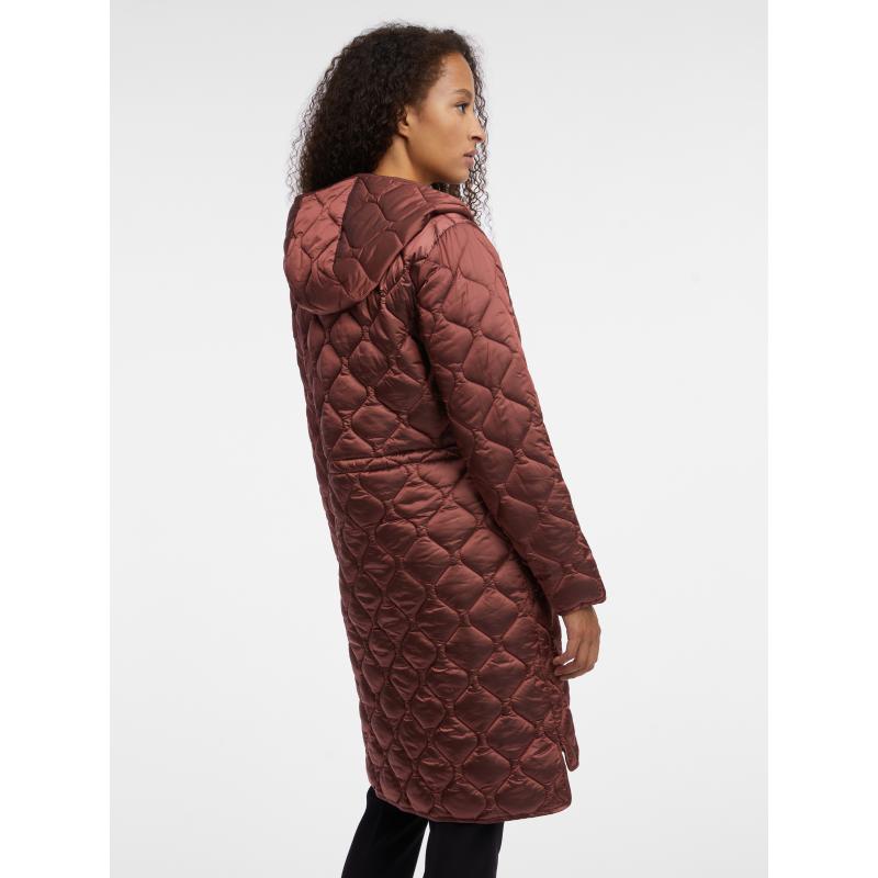 Hnědý dámský lehký prošívaný kabát