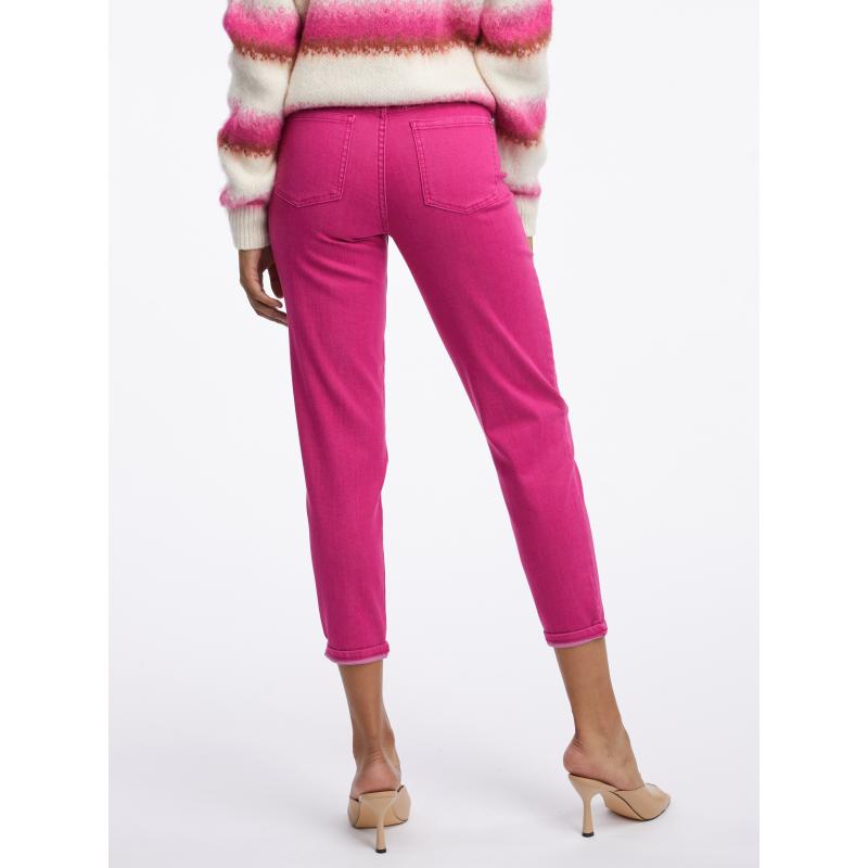 Tmavoružové dámske džínsy slim fit strihu