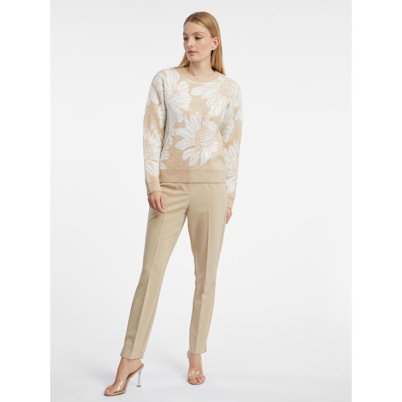 Bílo-béžový dámský květovaný svetr