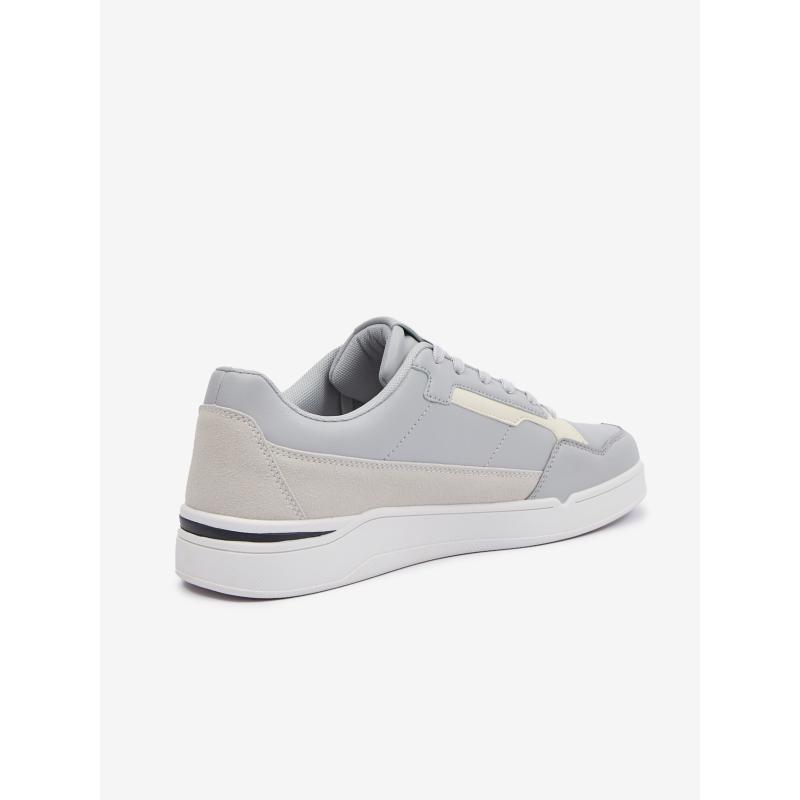 Světle šedé sportovní tenisk