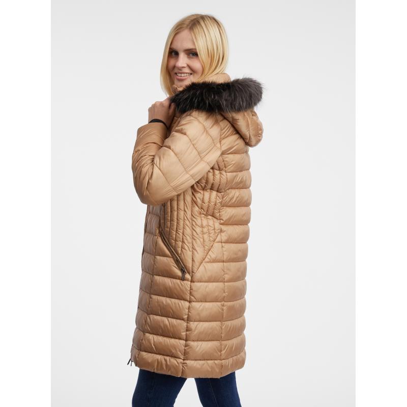 Světle hnědý dámský prošívaný kabát