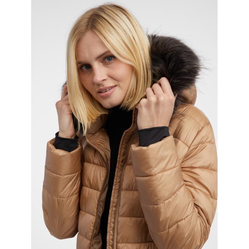 Světle hnědý dámský prošívaný kabát