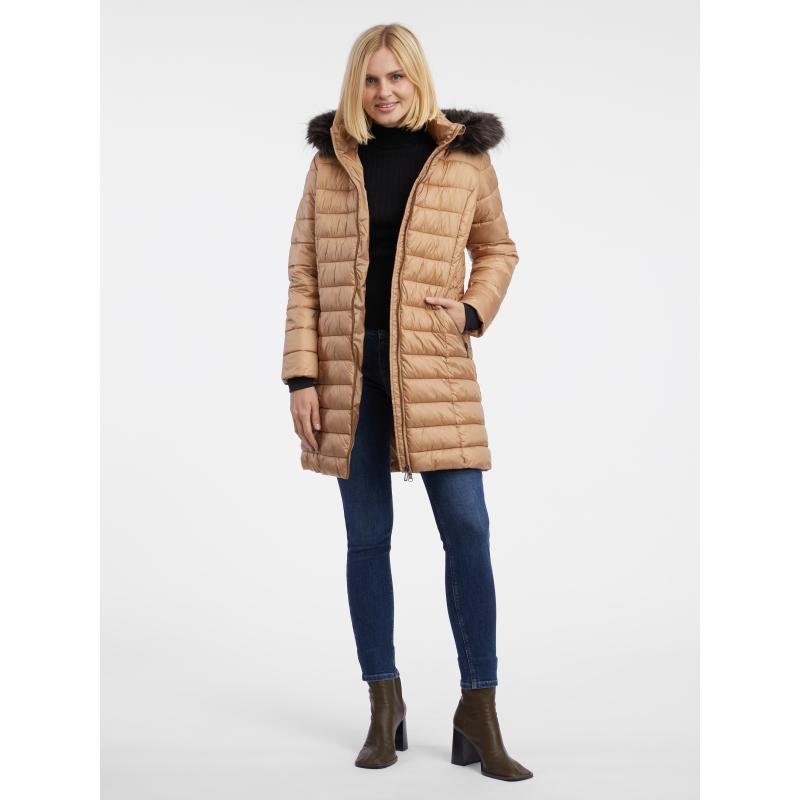 Světle hnědý dámský prošívaný kabát
