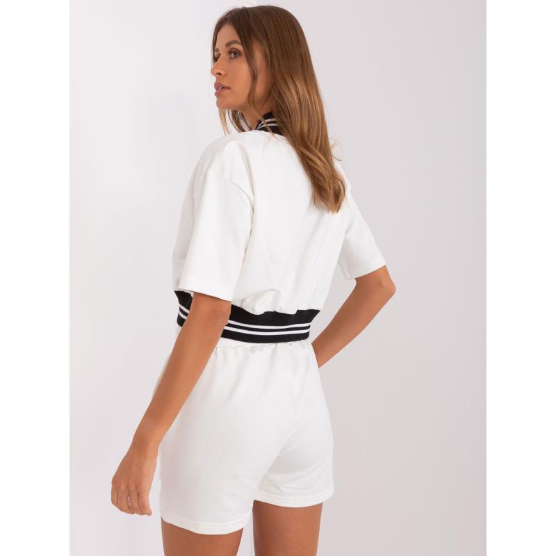 Női szett rövid pulóverrel OACHI ekrü színben