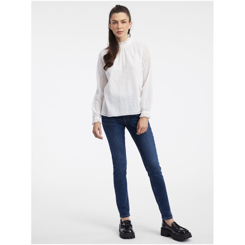 Biela dámska čipkovaná blúzka