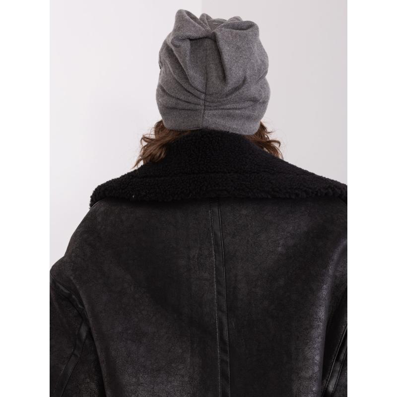 Női sapka CHIS applikációval sötétszürke