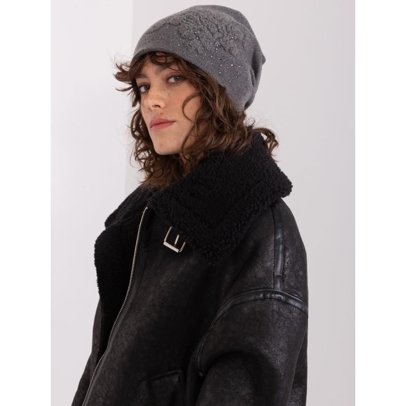 Női sapka CHIS applikációval sötétszürke