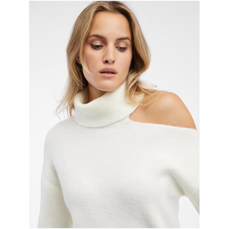 Krémszínű női garbó karöltővel