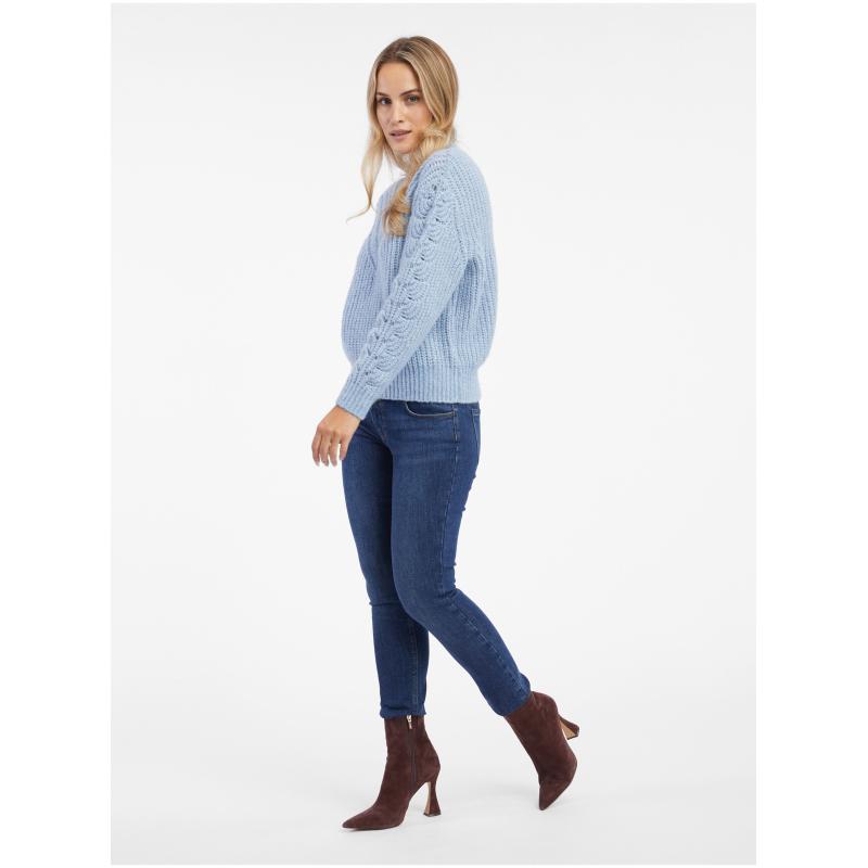 Světle modrý dámský svetr s krajkou