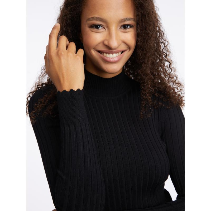 Fekete női könnyű pulóver