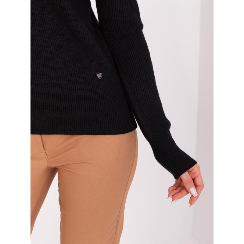 Dámský svetr s výstřihem do V QIT černý 