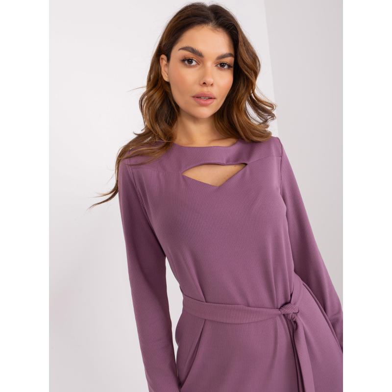 Dámské šaty se srdíčkovým výstřihem MIDI fialové 