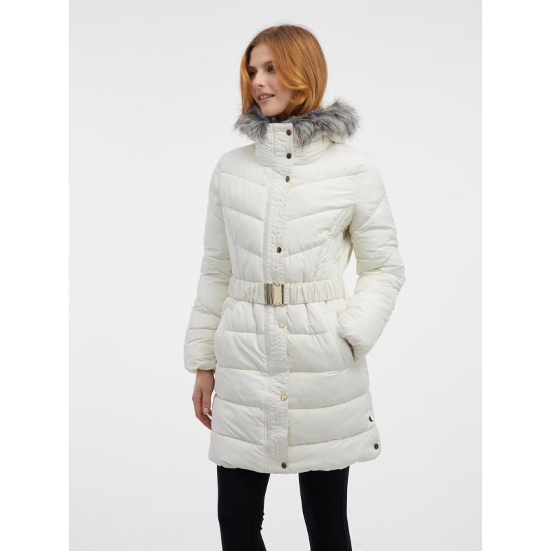 Krémszínű női steppelt kabát műszőrmével