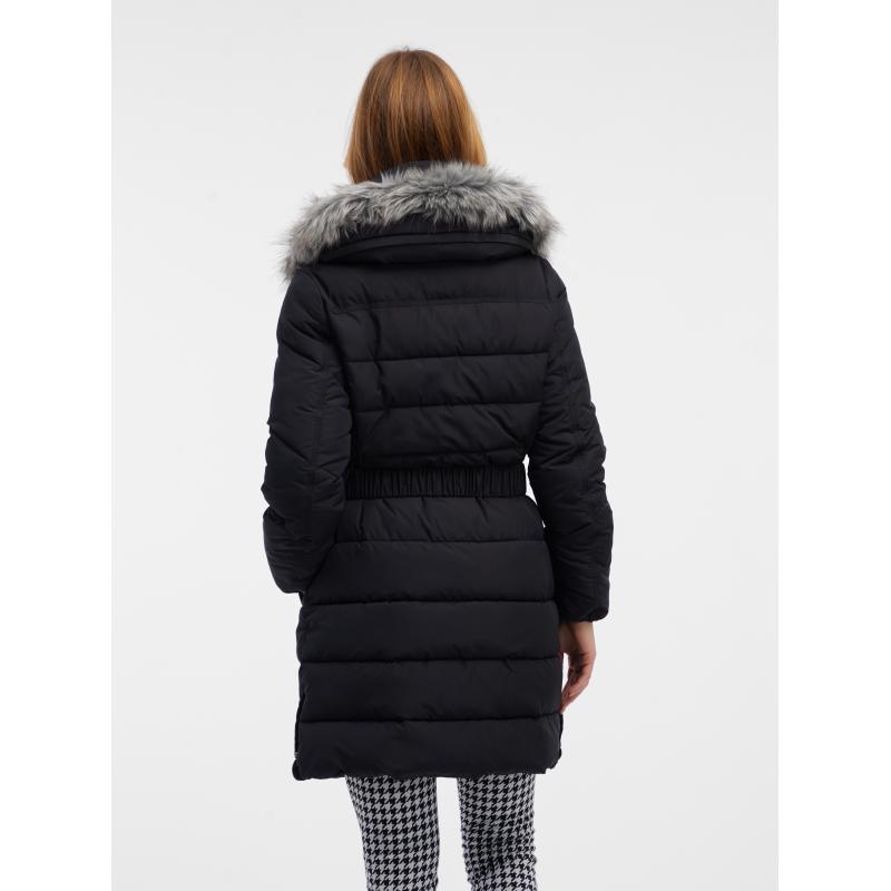 Fekete női steppelt kabát műszőrmével