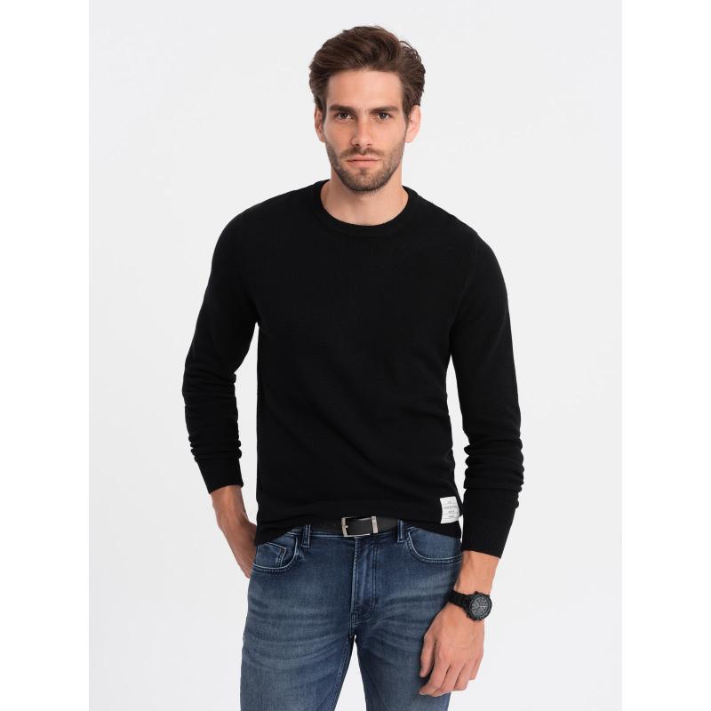 Pánsky textúrovaný sveter s výstrihom V4 OM-SWSW-0104 čierny