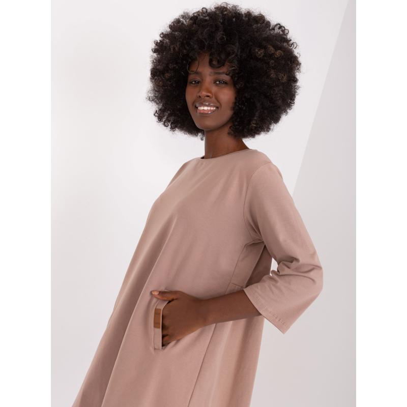Női 3/4 ujjú ruha DALENNE sötétbézs színben